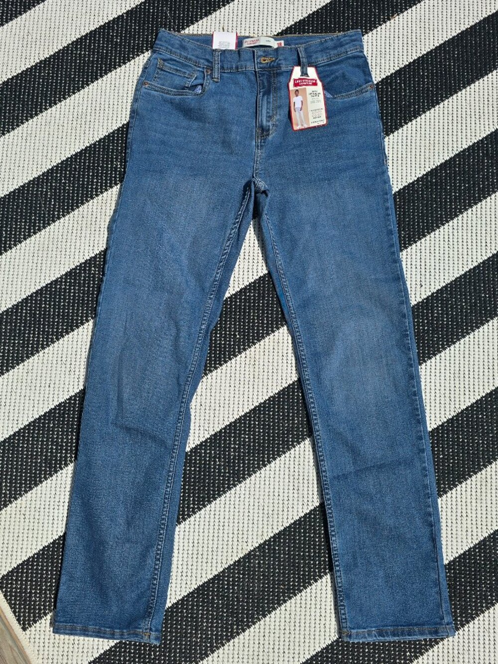 NWT Boys' Size 18 Regular Taper Levi Jeans